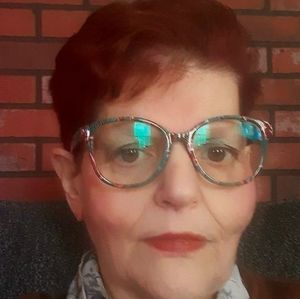 Meet your Posher, Lorraine